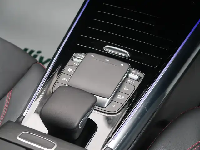 メルセデス・ベンツ ＧＬＡ２００ｄ 4マチック AMGライン 石川県 2021(令3)年 2.1万km ガンＭ ワンオーナー　/スマートキー&スペアキー/4WD/オートライト/LEDライト/Rフォグライト/純正ナビゲーション/フルセグテレビ/全方位カメラ/パドルシフト/ACC/Fメモリー電動シート/シートヒーター/ビルトインETC/置くだけ充電/パワーバックドア/ブラインドスポットモニター/パークアシスト/ヒルアシスト/ルーフレール