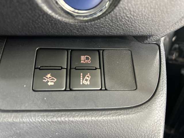 トヨタ シエンタ ハイブリッド G 佐賀県 2016(平28)年 5.4万km ブラックマイカ 純正7インチナビ/フルセグTV/CD/DVD/Bluetooth/バックカメラ/アルパイン製10.2インチフリップダウンモニター/衝突被害軽減システム/車線逸脱警報/先行車発進告知機能/横滑り防止装置/オートライト/オートマチックハイビーム/LEDヘッドライト/フォグライト/ビルトインETC/前方ドライブレコーダー/両側パワースライドドア/ISOFIX対応シート/運転席・助手席シートヒーター/純正フロアマット/純正ドアバイザー/社外15インチアルミホイール/ステアリングスイッチ/電動格納ミラー/スマートキー×２