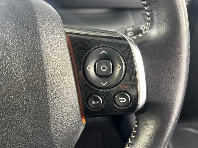 トヨタ シエンタ ハイブリッド G 佐賀県 2016(平28)年 5.4万km ブラックマイカ 純正7インチナビ/フルセグTV/CD/DVD/Bluetooth/バックカメラ/アルパイン製10.2インチフリップダウンモニター/衝突被害軽減システム/車線逸脱警報/先行車発進告知機能/横滑り防止装置/オートライト/オートマチックハイビーム/LEDヘッドライト/フォグライト/ビルトインETC/前方ドライブレコーダー/両側パワースライドドア/ISOFIX対応シート/運転席・助手席シートヒーター/純正フロアマット/純正ドアバイザー/社外15インチアルミホイール/ステアリングスイッチ/電動格納ミラー/スマートキー×２