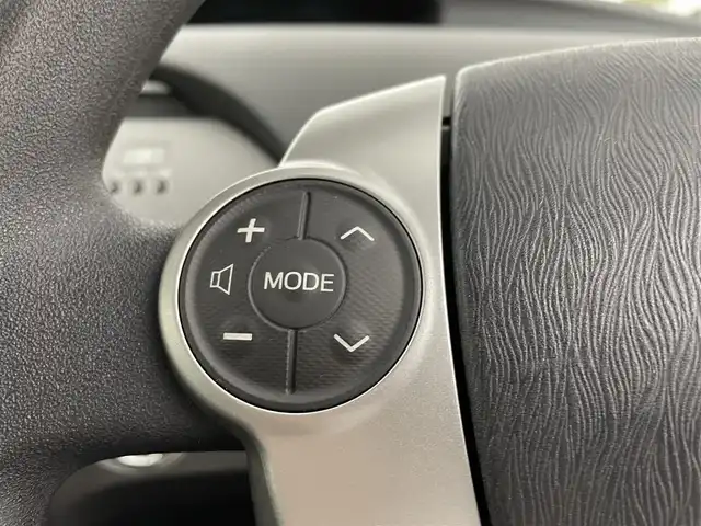 トヨタ プリウス S 福岡県 2014(平26)年 8.8万km ライトパープルマイカ 純正ナビ（Ｂｌｕｅｔｏｏｔｈ，フルセグＴＶ）　/バックカメラ　/ＥＴＣ　/エンジンプッシュスタート　/電動格納式ドアミラー　/ステアリングリモコン　/ＥＣＯモード　/ＥＶモード　/オートライト　/フォグランプ