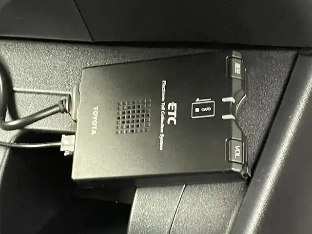 トヨタ プリウス S 福岡県 2014(平26)年 8.8万km ライトパープルマイカ 純正ナビ（Ｂｌｕｅｔｏｏｔｈ，フルセグＴＶ）　/バックカメラ　/ＥＴＣ　/エンジンプッシュスタート　/電動格納式ドアミラー　/ステアリングリモコン　/ＥＣＯモード　/ＥＶモード　/オートライト　/フォグランプ
