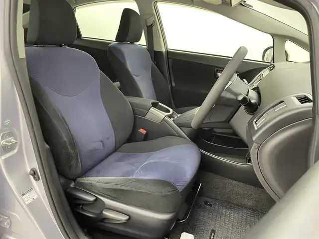 トヨタ プリウス S 福岡県 2014(平26)年 8.8万km ライトパープルマイカ 純正ナビ（Ｂｌｕｅｔｏｏｔｈ，フルセグＴＶ）　/バックカメラ　/ＥＴＣ　/エンジンプッシュスタート　/電動格納式ドアミラー　/ステアリングリモコン　/ＥＣＯモード　/ＥＶモード　/オートライト　/フォグランプ