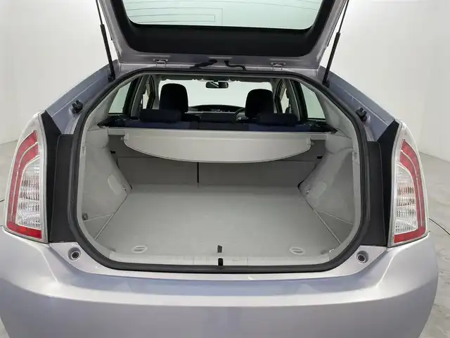 トヨタ プリウス S 福岡県 2014(平26)年 8.8万km ライトパープルマイカ 純正ナビ（Ｂｌｕｅｔｏｏｔｈ，フルセグＴＶ）　/バックカメラ　/ＥＴＣ　/エンジンプッシュスタート　/電動格納式ドアミラー　/ステアリングリモコン　/ＥＣＯモード　/ＥＶモード　/オートライト　/フォグランプ