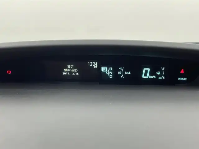 トヨタ プリウス S 福岡県 2014(平26)年 8.8万km ライトパープルマイカ 純正ナビ（Ｂｌｕｅｔｏｏｔｈ，フルセグＴＶ）　/バックカメラ　/ＥＴＣ　/エンジンプッシュスタート　/電動格納式ドアミラー　/ステアリングリモコン　/ＥＣＯモード　/ＥＶモード　/オートライト　/フォグランプ