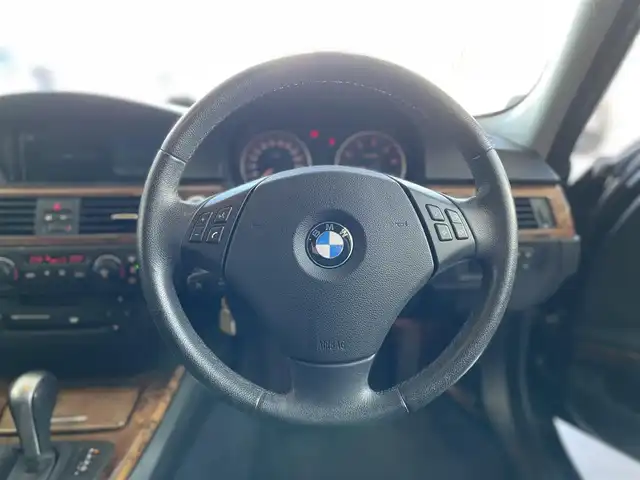 ＢＭＷ ３３０ｉ