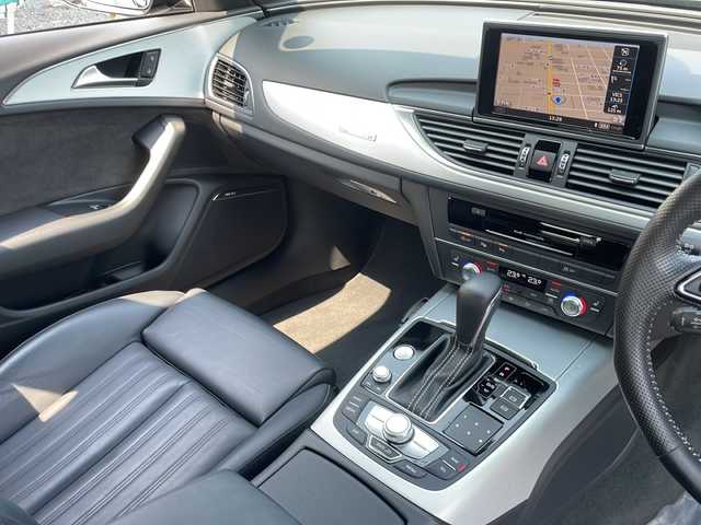 アウディ Ａ６ アバント 2．0 TFSI クワトロ 道北・旭川 2017(平29)年 6.4万km 黒 メーカーOPメモリーナビ(BT/CD/SD/フルセグ)/レザーシート/全方位カメラ/パドルシフト/パワーバックドア/コーナーセンサー/社外エンジンスターター/革巻きステアリング/前後ドライブレコーダー/スマートキー/保証書/取説