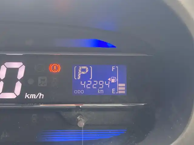 ダイハツ ミラ イース X SA 大分県 2014(平26)年 4.4万km ホワイト 社外ナビ/社外ドラレコ/社外ETC/純正14インチアルミホイール/衝突被害軽減システム/横滑り防止装置/リモコンキー/エアコン