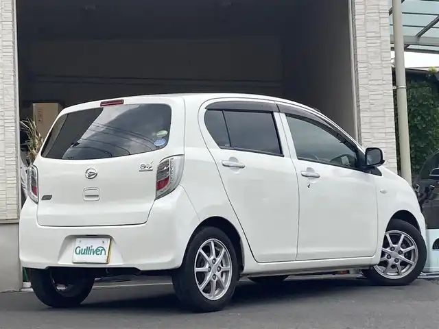 ダイハツ ミラ イース X SA 大分県 2014(平26)年 4.4万km ホワイト 社外ナビ/社外ドラレコ/社外ETC/純正14インチアルミホイール/衝突被害軽減システム/横滑り防止装置/リモコンキー/エアコン