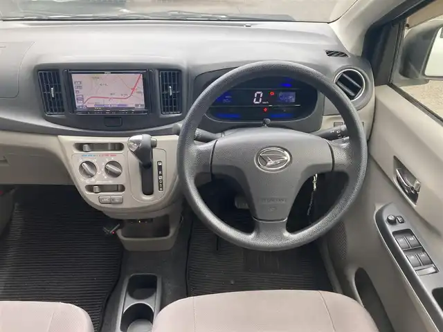 ダイハツ ミラ イース X SA 大分県 2014(平26)年 4.4万km ホワイト 社外ナビ/社外ドラレコ/社外ETC/純正14インチアルミホイール/衝突被害軽減システム/横滑り防止装置/リモコンキー/エアコン