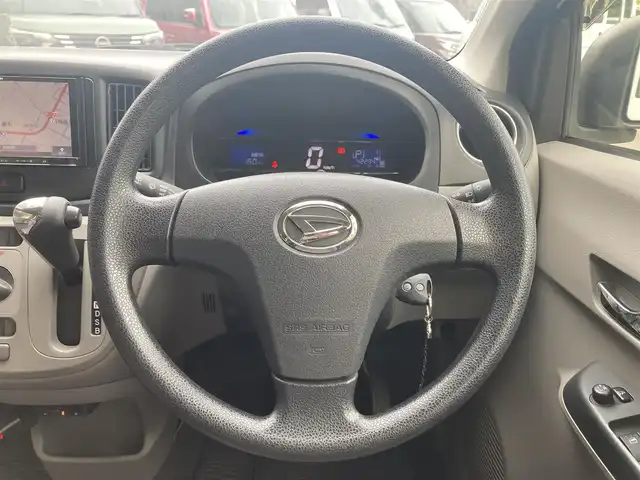 ダイハツ ミラ イース X SA 大分県 2014(平26)年 4.4万km ホワイト 社外ナビ/社外ドラレコ/社外ETC/純正14インチアルミホイール/衝突被害軽減システム/横滑り防止装置/リモコンキー/エアコン
