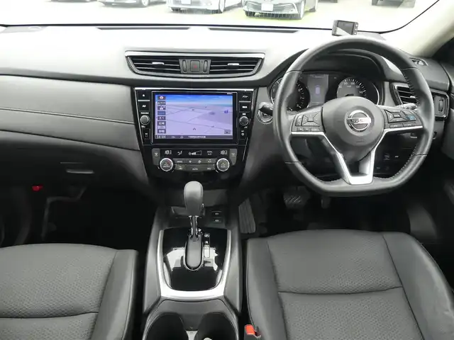 日産 エクストレイル 20Xi 千葉県 2020(令2)年 5.8万km ブリリアントホワイトパール エマージェンシーブレーキ/プロパイロット/インテリジェントクルーズコントロール/インテリジェントルームミラー/パワーバックドア/カブロンシート/各席シートヒーター/純正SDナビ/地デジTV/【BD/DVD/CD再生機能　Bluetooth接続】/アラウンドビューモニター/革巻きステアリング/ステアリングスイッチ/ETC/LEDヘッドライト/フォグライト/ウインカーミラー/コーナーセンサー/純正18インチアルミホイル/インテリジェントキー