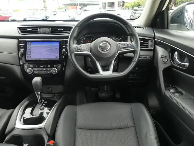 日産 エクストレイル 20Xi 千葉県 2020(令2)年 5.8万km ブリリアントホワイトパール エマージェンシーブレーキ/プロパイロット/インテリジェントクルーズコントロール/インテリジェントルームミラー/パワーバックドア/カブロンシート/各席シートヒーター/純正SDナビ/地デジTV/【BD/DVD/CD再生機能　Bluetooth接続】/アラウンドビューモニター/革巻きステアリング/ステアリングスイッチ/ETC/LEDヘッドライト/フォグライト/ウインカーミラー/コーナーセンサー/純正18インチアルミホイル/インテリジェントキー