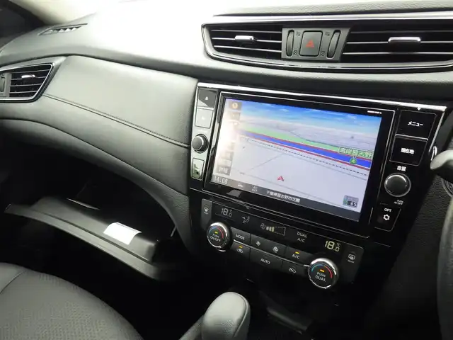 日産 エクストレイル 20Xi 千葉県 2020(令2)年 5.8万km ブリリアントホワイトパール エマージェンシーブレーキ/プロパイロット/インテリジェントクルーズコントロール/インテリジェントルームミラー/パワーバックドア/カブロンシート/各席シートヒーター/純正SDナビ/地デジTV/【BD/DVD/CD再生機能　Bluetooth接続】/アラウンドビューモニター/革巻きステアリング/ステアリングスイッチ/ETC/LEDヘッドライト/フォグライト/ウインカーミラー/コーナーセンサー/純正18インチアルミホイル/インテリジェントキー