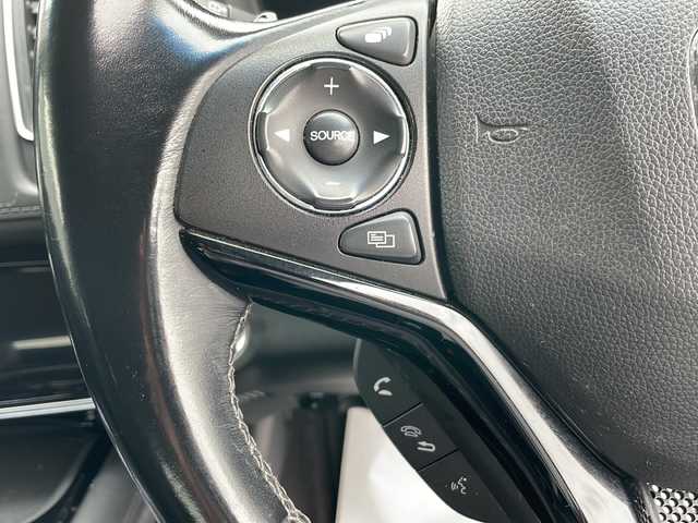 ホンダ ヴェゼル ハイブリッド Z ホンダセンシング 岩手県 2016(平28)年 8.6万km クリスタルブラックパール 純正SDナビ/AM/FM/CD/DVD/Bluetooth/フルセグTV/バックカメラ/ビルトインETC/ドライブレコーダー/レーダークルーズコントロール/衝突被害軽減ブレーキ/レーンキープアシスト/横滑り防止装置/シートヒーター/オートライト/オートハイビーム/LEDヘッドライト/フォグランプ/スマートキー/キーレスキー/プッシュスタート/電動格納ミラー/純正17インチAW/社外フロアマット/純正ドアバイザー
