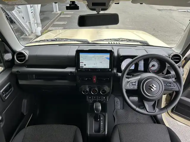 スズキ ジムニー XC 静岡県 2022(令4)年 0.8万km シフォンアイボリーM 背面タイヤ/純正フロアマット/純正アルミ/フルセグテレビ/メモリナビ/ETC/バックカメラ/LEDヘッドライト/ターボ