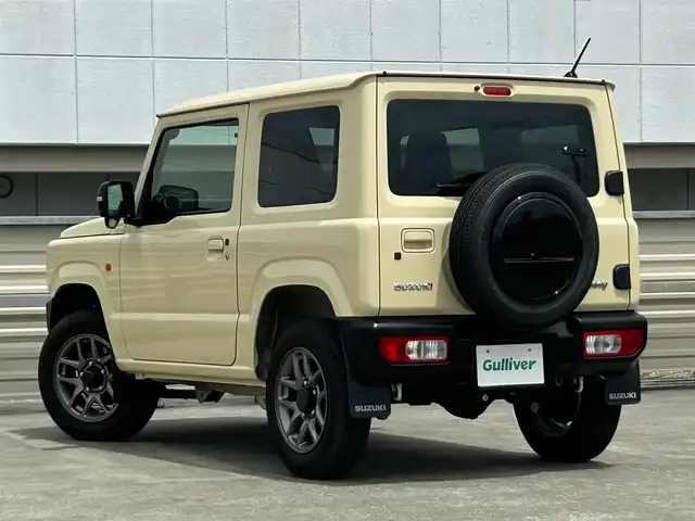 スズキ ジムニー XC 静岡県 2022(令4)年 0.8万km シフォンアイボリーM 背面タイヤ/純正フロアマット/純正アルミ/フルセグテレビ/メモリナビ/ETC/バックカメラ/LEDヘッドライト/ターボ