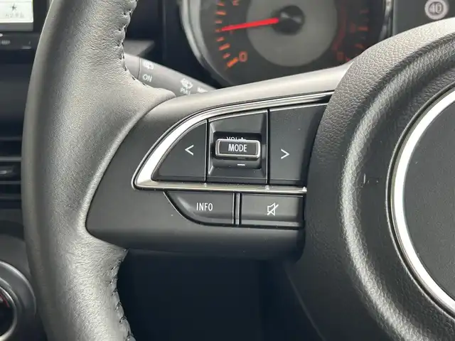 スズキ ジムニー XC 静岡県 2022(令4)年 0.8万km シフォンアイボリーM 背面タイヤ/純正フロアマット/純正アルミ/フルセグテレビ/メモリナビ/ETC/バックカメラ/LEDヘッドライト/ターボ