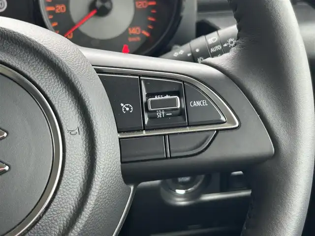 スズキ ジムニー XC 静岡県 2022(令4)年 0.8万km シフォンアイボリーM 背面タイヤ/純正フロアマット/純正アルミ/フルセグテレビ/メモリナビ/ETC/バックカメラ/LEDヘッドライト/ターボ
