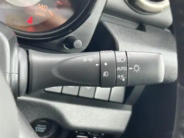 スズキ ジムニー XC 静岡県 2022(令4)年 0.8万km シフォンアイボリーM 背面タイヤ/純正フロアマット/純正アルミ/フルセグテレビ/メモリナビ/ETC/バックカメラ/LEDヘッドライト/ターボ