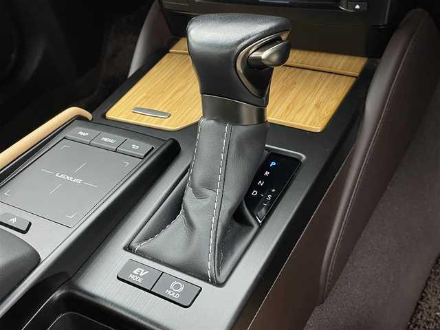 レクサス ＥＳ 300h バージョンL 宮城県 2019(令1)年 2.8万km ソニッククォーツ ムーンルーフ/三眼LEDヘッドランプ/ヘーゼル内装/純正ナビ/(AM/FM/SD/USB/BT/TV/AUX/CD/DVD/Miracast)/パノラミックビューモニター/ETC2.0/前方ドライブレコーダー/レーダークルーズコントロール/BSM/HUD/レザーシート/パワーシート/シートメモリー/シートヒーター/エアシート/パドルシフト/プッシュスタート/スマートキー/スペアキー/オートライト/オートマチックハイビーム/シーケンシャルウィンカー/純正フロアマット/純正18インチアルミホイール