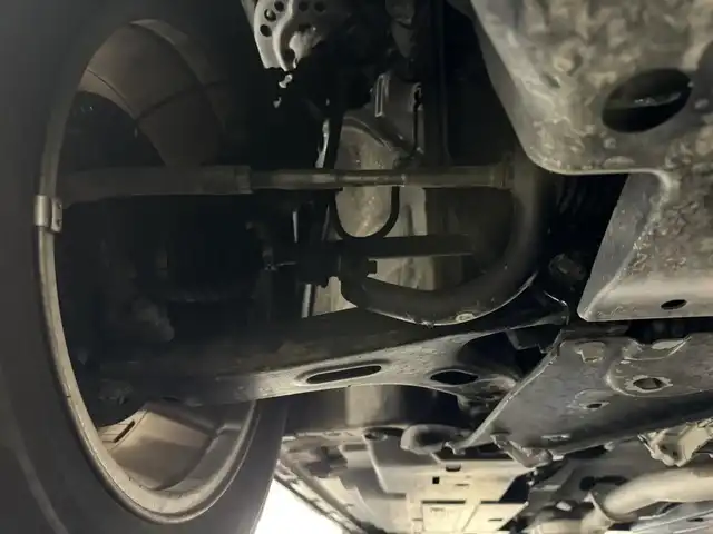 スバル フォレスター X－ブレイク 三重県 2018(平30)年 3.1万km クリスタルホワイトP 2.5L ガソリン/フルタイム4WD/MTモード付フロアCVT/純正 8インチナビ CN-LR840D/（FM/AM/SD/iPod/TV/USB/Bluetooth/MEMORY MUSIC/CD/DVD/HDMI/VTR/CarPlay/AndroidAuto）/リヤビューモニター＆サイドビューモニター/ドライブレコーダー前方/ETC/EyeSight/・プリクラッシュブレーキ/・アクティブレーンキープ/・AT誤発進/誤後進抑制制御/・車線逸脱警報＆ふらつき警報/・全車速追従機能付クルコン/・先行車発進お知らせ機能/・後退時ブレーキサポート（パーキングセンサー）/・スバルリヤビークルディテクション（SRVD：後側方警戒支援システム）/装備/・撥水ハーフレザーシート/・8wayパワーシート（Dメモリー付/N）/・シートヒーター（D/N/2nd左右）/・ステアリングヒーター/・パドルシフト/・オートライト＆ワイパー/・ステアリング連動LEDヘッドランプ（SRH）/・ルーフレール/・左右独立オートエアコン/・電子パーキングブレーキ/・パドルシフト/・ステアリングスイッチ/・保/取/ナビ取/・純正17inAW/フェンダー・サイドドア・バックドア各ガーニッシュ（社外品）/など