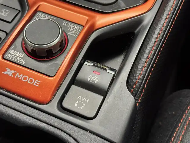 スバル フォレスター X－ブレイク 三重県 2018(平30)年 3.1万km クリスタルホワイトP 2.5L ガソリン/フルタイム4WD/MTモード付フロアCVT/純正 8インチナビ CN-LR840D/（FM/AM/SD/iPod/TV/USB/Bluetooth/MEMORY MUSIC/CD/DVD/HDMI/VTR/CarPlay/AndroidAuto）/リヤビューモニター＆サイドビューモニター/ドライブレコーダー前方/ETC/EyeSight/・プリクラッシュブレーキ/・アクティブレーンキープ/・AT誤発進/誤後進抑制制御/・車線逸脱警報＆ふらつき警報/・全車速追従機能付クルコン/・先行車発進お知らせ機能/・後退時ブレーキサポート（パーキングセンサー）/・スバルリヤビークルディテクション（SRVD：後側方警戒支援システム）/装備/・撥水ハーフレザーシート/・8wayパワーシート（Dメモリー付/N）/・シートヒーター（D/N/2nd左右）/・ステアリングヒーター/・パドルシフト/・オートライト＆ワイパー/・ステアリング連動LEDヘッドランプ（SRH）/・ルーフレール/・左右独立オートエアコン/・電子パーキングブレーキ/・パドルシフト/・ステアリングスイッチ/・保/取/ナビ取/・純正17inAW/フェンダー・サイドドア・バックドア各ガーニッシュ（社外品）/など