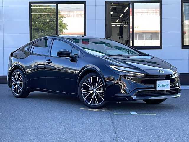 トヨタ プリウス Z 山口県 2023(令5)年 2.2万km アティチュードブラックマイカ 純正12.3インチナビ/・Bluetooth接続/・フルセグTV/・パノラミックビューモニター/デジタルインナーミラー/ビルトインETC/Toyota Safety Sense/・プリクラッシュセーフティ/・レーントレーシングアシスト/・レーンディパーチャーアラート/・プロアクティブドライビングアシスト/・フロントクロストラフィックアラート/・発進遅れ告知機能/・ロードサインアシスト/・レーダークルーズコントロール/・ブラインドスポットモニター/・後方車両接近告知/・クリアランスソナー/USB入力端子/ワイヤレス充電/レザーシート/D席パワーシート/シートヒーター/エアシート/ステアリングヒーター/パワーバックドア/純正19インチアルミホイール/純正LEDライト/オートマチックハイビーム/ウィンカーミラー/・パーキングブレーキ