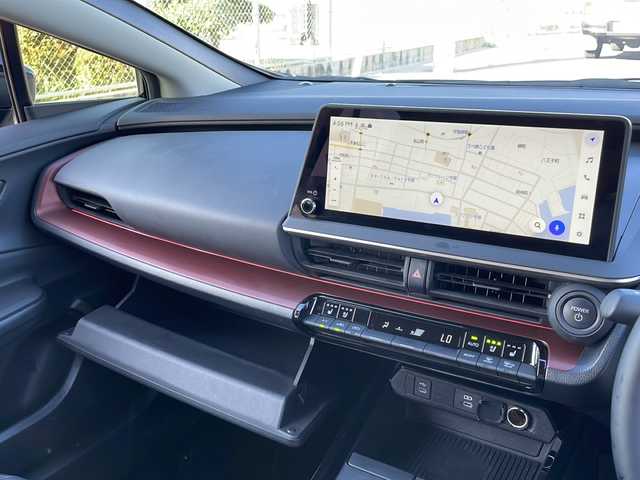 トヨタ プリウス Z 山口県 2023(令5)年 2.2万km アティチュードブラックマイカ 純正12.3インチナビ/・Bluetooth接続/・フルセグTV/・パノラミックビューモニター/デジタルインナーミラー/ビルトインETC/Toyota Safety Sense/・プリクラッシュセーフティ/・レーントレーシングアシスト/・レーンディパーチャーアラート/・プロアクティブドライビングアシスト/・フロントクロストラフィックアラート/・発進遅れ告知機能/・ロードサインアシスト/・レーダークルーズコントロール/・ブラインドスポットモニター/・後方車両接近告知/・クリアランスソナー/USB入力端子/ワイヤレス充電/レザーシート/D席パワーシート/シートヒーター/エアシート/ステアリングヒーター/パワーバックドア/純正19インチアルミホイール/純正LEDライト/オートマチックハイビーム/ウィンカーミラー/・パーキングブレーキ