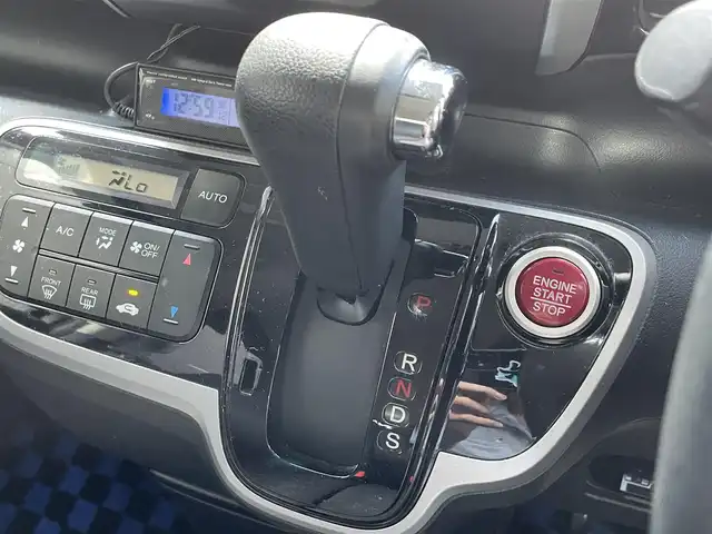 ホンダ Ｎ ＢＯＸ カスタム G ターボパッケージ 滋賀県 2012(平24)年 8.2万km クリスタルブラックパール ●ALPINEナビ/（フルセグ/CD/DVD/Bluetooth）/●クルーズコントロール/●LEDライト/●オートライト/●両側電動スライドドア/●革巻きステアリング/●ステアリングスイッチ/●パドルシフト/●電動格納ウインカーミラー/●ETC/●プッシュスタート/●スマートキー/●スペアキー１本/●横滑り防止装置/●純正15インチアルミホイール/●保証書/●取扱説明書