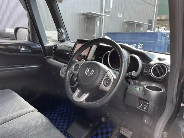 ホンダ Ｎ ＢＯＸ カスタム G ターボパッケージ 滋賀県 2012(平24)年 8.2万km クリスタルブラックパール ●ALPINEナビ/（フルセグ/CD/DVD/Bluetooth）/●クルーズコントロール/●LEDライト/●オートライト/●両側電動スライドドア/●革巻きステアリング/●ステアリングスイッチ/●パドルシフト/●電動格納ウインカーミラー/●ETC/●プッシュスタート/●スマートキー/●スペアキー１本/●横滑り防止装置/●純正15インチアルミホイール/●保証書/●取扱説明書