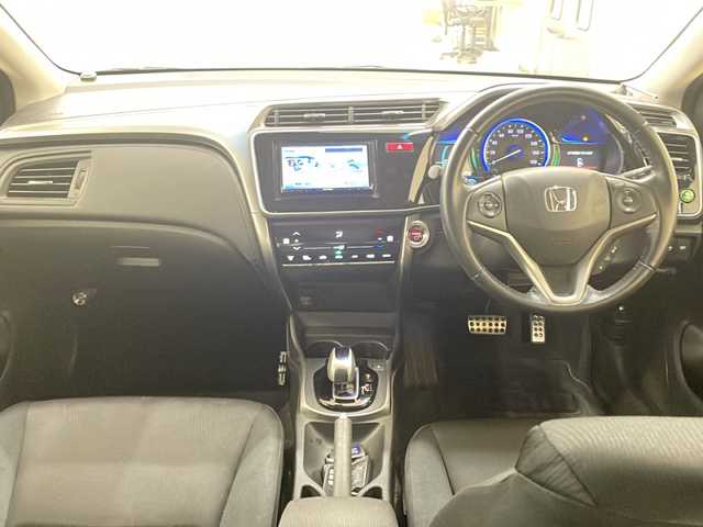 ホンダ グレイス ハイブリッド LX 道央・札幌 2015(平27)年 16万km アラバスターシルバーメタリック 4WD/社外SDナビ/DVD・CD・BT/フルセグTV/クルーズコントロール/車外カメラ（バック・フロント）/ETC/クリアランスソナー/シートヒーター/ECONモード/純正フロアマット/スマートキー/スペアキー（2本）/保証書