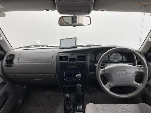 トヨタ ハイラックス サーフ SSR－V 茨城県 2000(平12)年 5.5万km ホワイト/ホワイト 4WD/ポータブルナビ/純正オーディオ/ETC/ルーフレール/キーレス/ドアバイザー/純正フロアマット