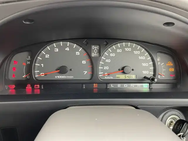トヨタ ハイラックス サーフ SSR－V 茨城県 2000(平12)年 5.5万km ホワイト/ホワイト 4WD/ポータブルナビ/純正オーディオ/ETC/ルーフレール/キーレス/ドアバイザー/純正フロアマット