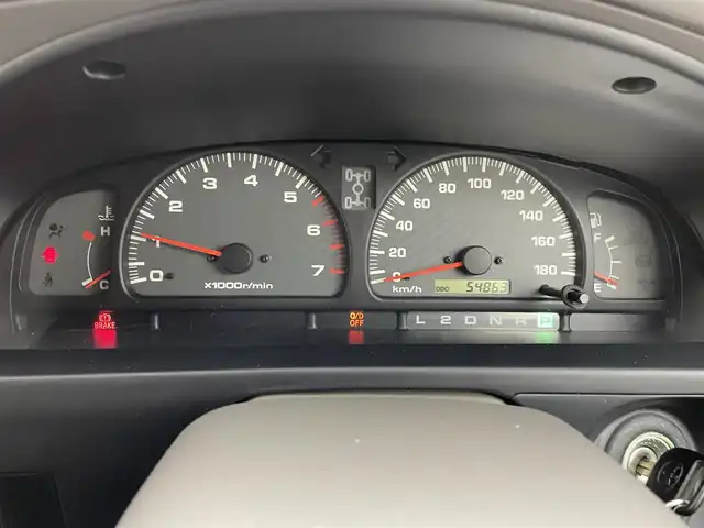 トヨタ ハイラックス サーフ SSR－V 茨城県 2000(平12)年 5.5万km ホワイト/ホワイト 4WD/ポータブルナビ/純正オーディオ/ETC/ルーフレール/キーレス/ドアバイザー/純正フロアマット