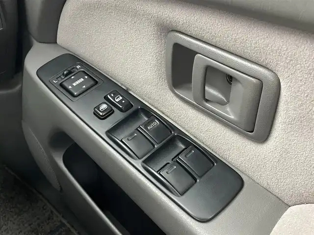トヨタ ハイラックス サーフ SSR－V 茨城県 2000(平12)年 5.5万km ホワイト/ホワイト 4WD/ポータブルナビ/純正オーディオ/ETC/ルーフレール/キーレス/ドアバイザー/純正フロアマット
