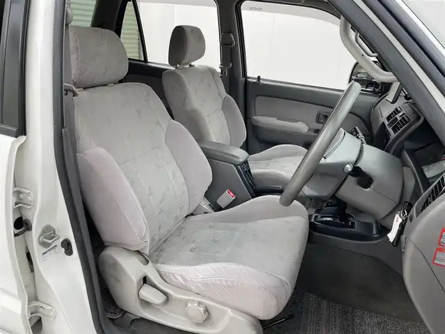トヨタ ハイラックス サーフ SSR－V 茨城県 2000(平12)年 5.5万km ホワイト/ホワイト 4WD/ポータブルナビ/純正オーディオ/ETC/ルーフレール/キーレス/ドアバイザー/純正フロアマット