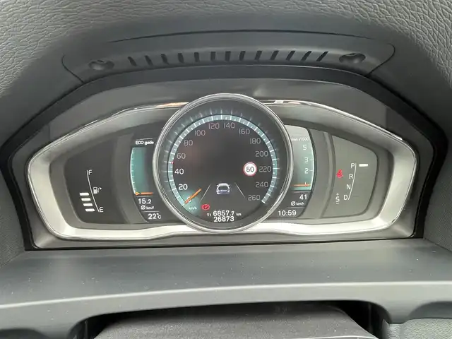 ボルボ Ｖ６０ D4 SE 静岡県 2016(平28)年 2.7万km アイスホワイト 黒革シート/メモリー付きパワーシート/純正ナビ/(Bluetooth/CD/iPod/USB/AUX/ワンセグ)/BLIS/アダブティブクルーズコントロール/バックカメラ/アクティブハイビーム/純正17インチアルミホイール/ETC/純正フロアマット/スマートキー /保証書/取扱説明書