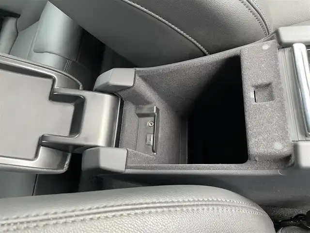 ボルボ Ｖ６０ D4 SE 静岡県 2016(平28)年 2.7万km アイスホワイト 黒革シート/メモリー付きパワーシート/純正ナビ/(Bluetooth/CD/iPod/USB/AUX/ワンセグ)/BLIS/アダブティブクルーズコントロール/バックカメラ/アクティブハイビーム/純正17インチアルミホイール/ETC/純正フロアマット/スマートキー /保証書/取扱説明書