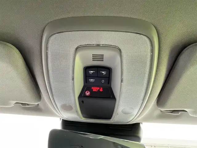 ボルボ Ｖ６０ D4 SE 静岡県 2016(平28)年 2.7万km アイスホワイト 黒革シート/メモリー付きパワーシート/純正ナビ/(Bluetooth/CD/iPod/USB/AUX/ワンセグ)/BLIS/アダブティブクルーズコントロール/バックカメラ/アクティブハイビーム/純正17インチアルミホイール/ETC/純正フロアマット/スマートキー /保証書/取扱説明書