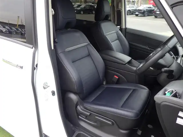 日産 セレナ e－パワー ルキシオン 千葉県 2023(令5)年 3.4万km パールⅡ エマージェンシーブレーキ/プロパイロット/インテリジェントクルーズコントロール/インテリジェントルームミラー/ハンズフリー両側パワースライドドア/各席シートヒーター/純正コネクトナビ/地デジTV/【Bluetooth接続】/アラウンドビューモニター/ドライブレコーダー/ワイヤレス充電/ヘッドアップディスプレイ/革巻きステアリング/ステアリングスイッチ/ETC（2.0）/LEDヘッドライト/フォグライト/ウインカーミラー/コーナーセンサー/純正16インチアルミホイル/サイド/カーテンエアバッグ/インテリジェントキー