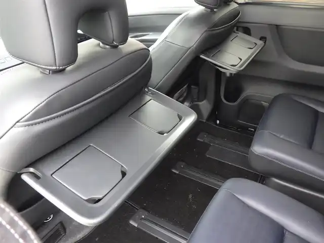 日産 セレナ e－パワー ルキシオン 千葉県 2023(令5)年 3.4万km パールⅡ エマージェンシーブレーキ/プロパイロット/インテリジェントクルーズコントロール/インテリジェントルームミラー/ハンズフリー両側パワースライドドア/各席シートヒーター/純正コネクトナビ/地デジTV/【Bluetooth接続】/アラウンドビューモニター/ドライブレコーダー/ワイヤレス充電/ヘッドアップディスプレイ/革巻きステアリング/ステアリングスイッチ/ETC（2.0）/LEDヘッドライト/フォグライト/ウインカーミラー/コーナーセンサー/純正16インチアルミホイル/サイド/カーテンエアバッグ/インテリジェントキー