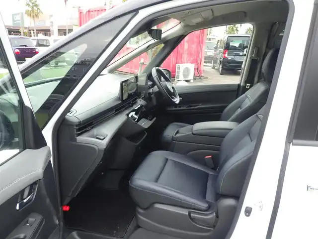 日産 セレナ e－パワー ルキシオン 千葉県 2023(令5)年 3.4万km パールⅡ エマージェンシーブレーキ/プロパイロット/インテリジェントクルーズコントロール/インテリジェントルームミラー/ハンズフリー両側パワースライドドア/各席シートヒーター/純正コネクトナビ/地デジTV/【Bluetooth接続】/アラウンドビューモニター/ドライブレコーダー/ワイヤレス充電/ヘッドアップディスプレイ/革巻きステアリング/ステアリングスイッチ/ETC（2.0）/LEDヘッドライト/フォグライト/ウインカーミラー/コーナーセンサー/純正16インチアルミホイル/サイド/カーテンエアバッグ/インテリジェントキー