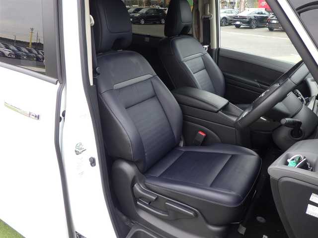 日産 セレナ e－パワー ルキシオン 千葉県 2023(令5)年 3.4万km パールⅡ エマージェンシーブレーキ/プロパイロット/インテリジェントクルーズコントロール/インテリジェントルームミラー/ハンズフリー両側パワースライドドア/各席シートヒーター/12.3インチ純正コネクトナビ/地デジTV/【Bluetooth接続】/アラウンドビューモニター/ドライブレコーダー/ワイヤレス充電/ヘッドアップディスプレイ/革巻きステアリング/ステアリングスイッチ/ETC（2.0）/LEDヘッドライト/フォグライト/ウインカーミラー/コーナーセンサー/純正16インチアルミホイル/サイド/カーテンエアバッグ/インテリジェントキー