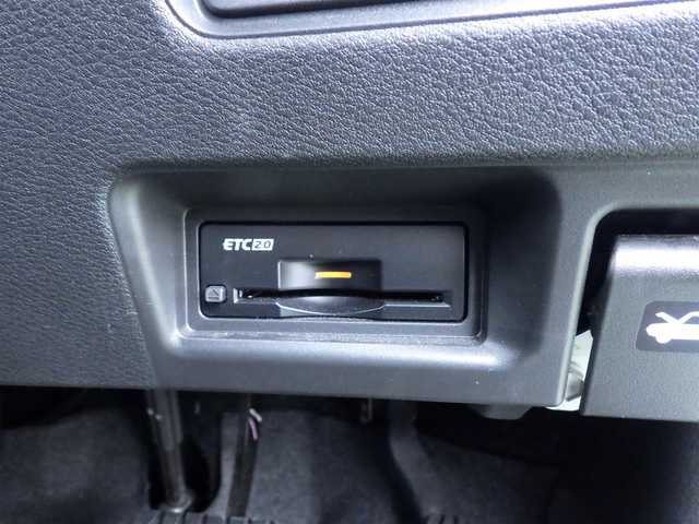 日産 セレナ e－パワー ルキシオン 千葉県 2023(令5)年 3.4万km パールⅡ エマージェンシーブレーキ/プロパイロット/インテリジェントクルーズコントロール/インテリジェントルームミラー/ハンズフリー両側パワースライドドア/各席シートヒーター/12.3インチ純正コネクトナビ/地デジTV/【Bluetooth接続】/アラウンドビューモニター/ドライブレコーダー/ワイヤレス充電/ヘッドアップディスプレイ/革巻きステアリング/ステアリングスイッチ/ETC（2.0）/LEDヘッドライト/フォグライト/ウインカーミラー/コーナーセンサー/純正16インチアルミホイル/サイド/カーテンエアバッグ/インテリジェントキー