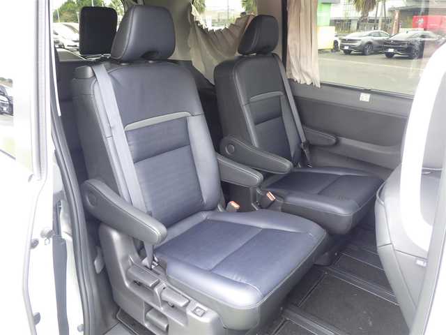 日産 セレナ e－パワー ルキシオン 千葉県 2023(令5)年 3.4万km パールⅡ エマージェンシーブレーキ/プロパイロット/インテリジェントクルーズコントロール/インテリジェントルームミラー/ハンズフリー両側パワースライドドア/各席シートヒーター/12.3インチ純正コネクトナビ/地デジTV/【Bluetooth接続】/アラウンドビューモニター/ドライブレコーダー/ワイヤレス充電/ヘッドアップディスプレイ/革巻きステアリング/ステアリングスイッチ/ETC（2.0）/LEDヘッドライト/フォグライト/ウインカーミラー/コーナーセンサー/純正16インチアルミホイル/サイド/カーテンエアバッグ/インテリジェントキー