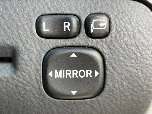 トヨタ アルファード Ｖ MS プラチナセレクション 宮崎県 2006(平18)年 7.3万km ホワイトパールマイカ 純正ナビ「NHDN-W56」/(AM.FM.AUX.DVD.CD)/バックカメラ/両側パワースライドドア/ETC/コーナーセンサー/サンルーフ/オートライト/ダブルオートエアコン/電格ミラー/リモコンキー/ステアリングスイッチ/パワーウィンドウ/パワーステアリング