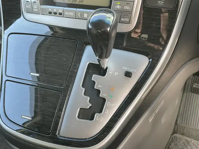 トヨタ アルファード Ｖ MS プラチナセレクション 宮崎県 2006(平18)年 7.3万km ホワイトパールマイカ 純正ナビ「NHDN-W56」/(AM.FM.AUX.DVD.CD)/バックカメラ/両側パワースライドドア/ETC/コーナーセンサー/サンルーフ/オートライト/ダブルオートエアコン/電格ミラー/リモコンキー/ステアリングスイッチ/パワーウィンドウ/パワーステアリング