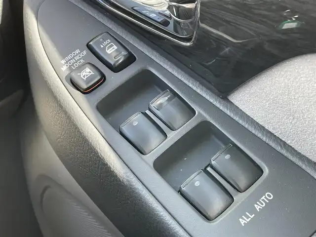 トヨタ アルファード Ｖ MS プラチナセレクション 宮崎県 2006(平18)年 7.3万km ホワイトパールマイカ 純正ナビ「NHDN-W56」/(AM.FM.AUX.DVD.CD)/バックカメラ/両側パワースライドドア/ETC/コーナーセンサー/サンルーフ/オートライト/ダブルオートエアコン/電格ミラー/リモコンキー/ステアリングスイッチ/パワーウィンドウ/パワーステアリング