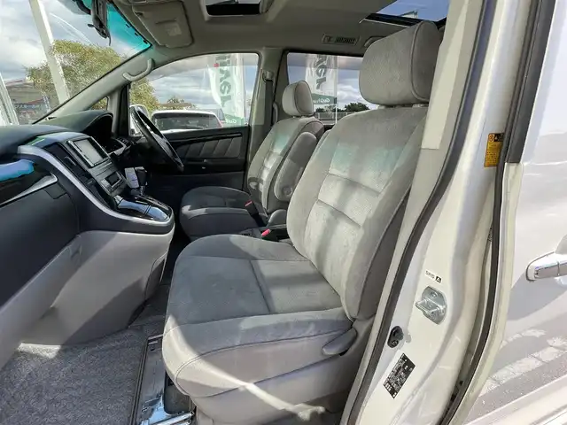 トヨタ アルファード Ｖ MS プラチナセレクション 宮崎県 2006(平18)年 7.3万km ホワイトパールマイカ 純正ナビ「NHDN-W56」/(AM.FM.AUX.DVD.CD)/バックカメラ/両側パワースライドドア/ETC/コーナーセンサー/サンルーフ/オートライト/ダブルオートエアコン/電格ミラー/リモコンキー/ステアリングスイッチ/パワーウィンドウ/パワーステアリング