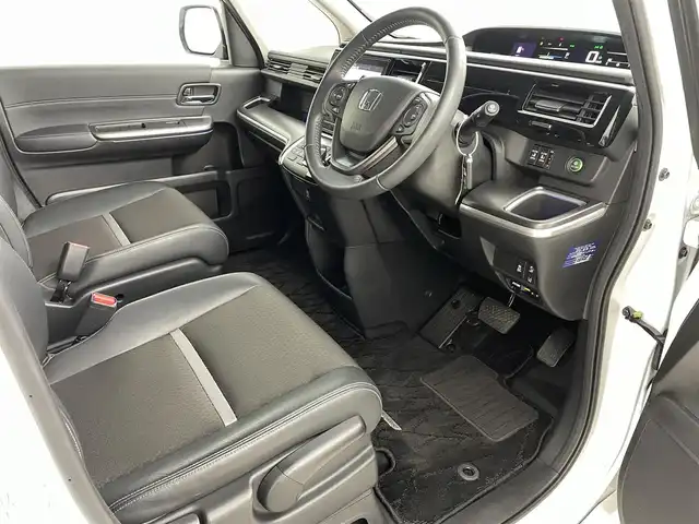 ホンダ ステップワゴン スパーダ eHEV G EXホンダS 福島県 2021(令3)年 2.1万km プラチナホワイトパール ホンダセンシング/・衝突軽減ブレーキ/・路外逸脱抑制/・アダプティブクルーズコントロール/・誤発進抑制機能/・先行車お知らせ/純正10型ナビ/・フルセグTV/・BT.SD.CD/DVD.AM/FM/全周囲カメラ/両側パワースライドドア/ドライブレコーダー（前後）/ハーフレザーシート/シートヒーター(D/N)/純正AW/革巻きステアリング/プッシュスタート/LEDヘッドライト/LEDフォグ/純正フロアマット